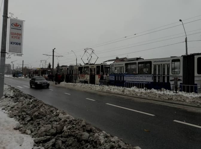 Ситуація на дорогах Львова: на вул. Кн. Ольги – затор із трамваїв. Фото