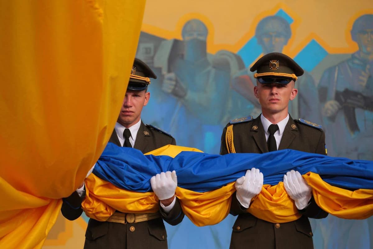 Як у Львові відзначать День Державного Прапора, у Польщі знову напали на українців та як захистити дитину від хвороб у школі. Ключове за 17 серпня