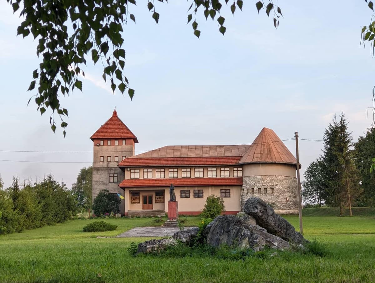 Від борщу до народних пісень: на Львівщині відбудуться Мистецькі Фестини
