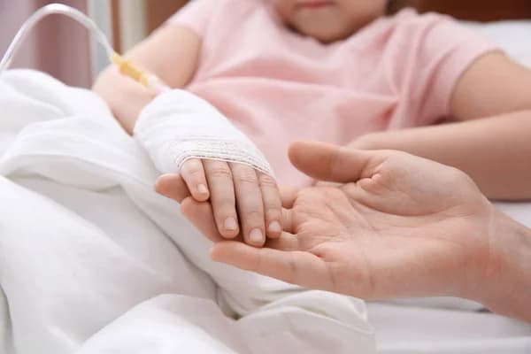 У Львові госпіталізовано майже 30 людей, серед яких більшість — неповнолітні / фото ілюстративне з мережі.