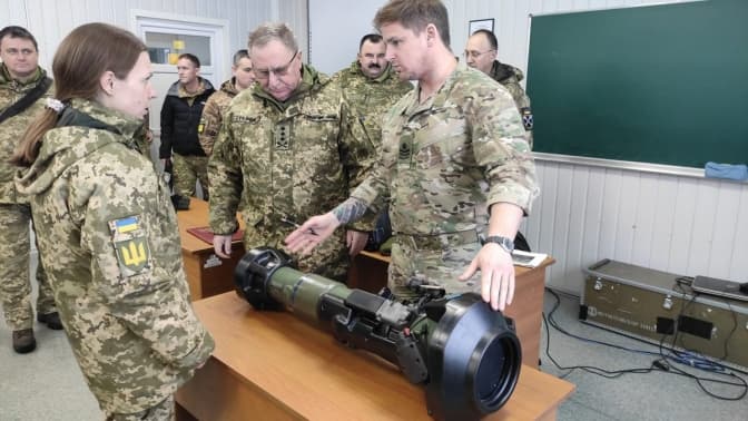 В Академії сухопутних військ почали вчити стріляти з сучасних протитанкових комплексів NLAW