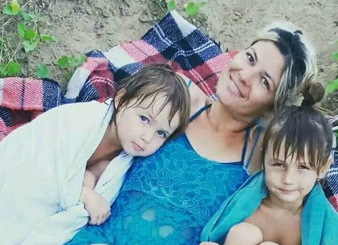 Небайдужих просять допомогти 28-річній мамі двох дітей, яка бореться з раком