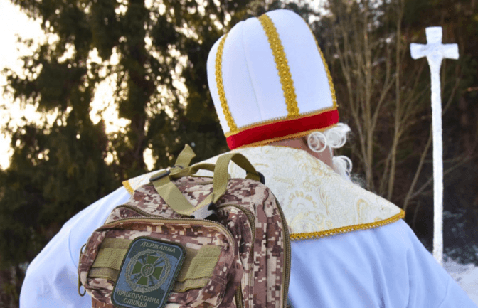 У пункті пропуску на Львівщині «чергуватиме» Миколай