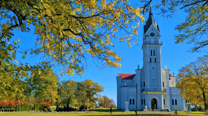 Захисників та їхні родини запрошують у мандрівку на Львівщині: як приєднатися