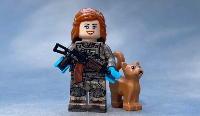 Українським захисникам та захисницям присвятили колекцію LEGO-фігурок. Фото