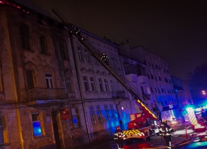 Уночі біля Львівського залізничого вокзалу сталася пожежа