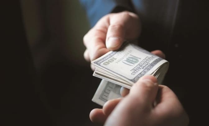 Звичка, яку прививають із дитинства. Що допоможе побороти корупцію у Львові