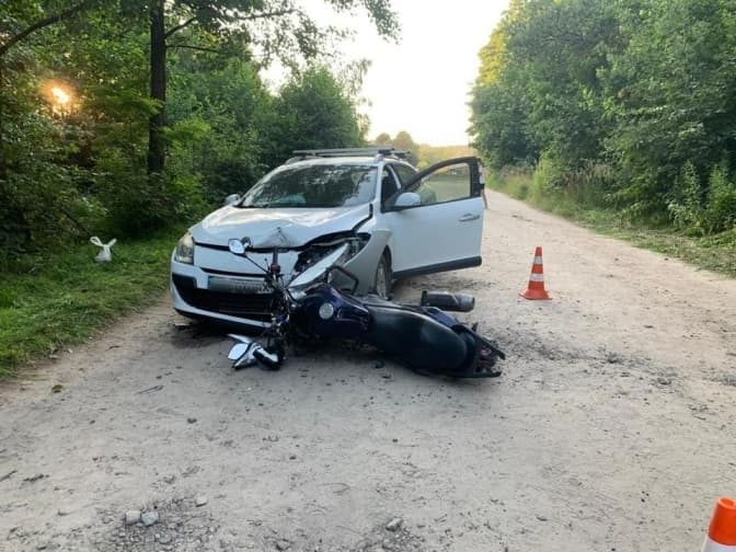На Львівщині у ДТП потрапили 17-річний водій та пасажир мотоцикла