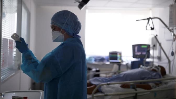 За вихідні у лікарнях Львівщини хворих на Covid-19 побільшало майже на 5%. Статистика
