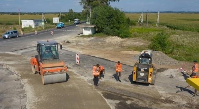 На Львівщині будують нову транспортну розв’язку. Фото