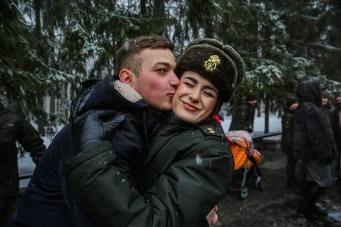 Нестандартно про любов. Підбірка привітань від силовиків і антикорупціонерів