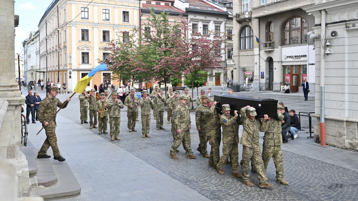 Завтра Львів попрощається з трьома Захисниками України