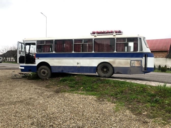 На Львівщині автобус наїхав на велосипедиста. Його госпіталізували