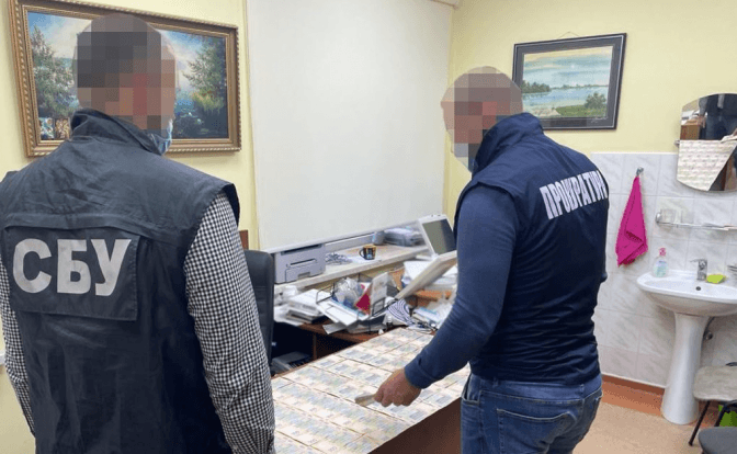 Лікар кардіоцентру у Львові вимагав хабар у 65 тисяч грн за безкоштовну операцію
