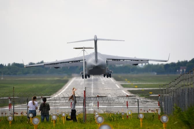 У Львові приземлився військовий літак ВПС Канади