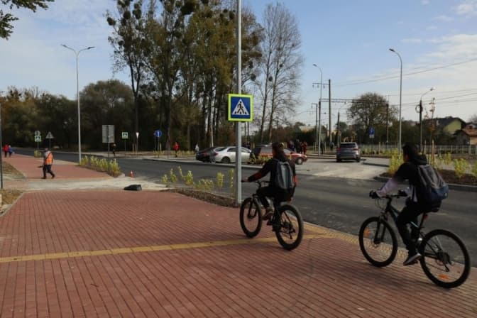 На одній з вулиць у Львові мають облаштувати велосмугу, ще на двох – відтермінували