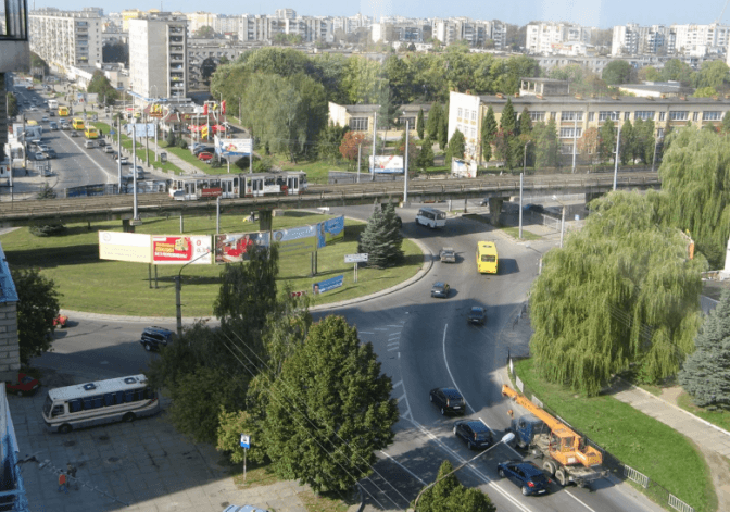 На перехрестях Львова перевірили якість повітря. Які результати