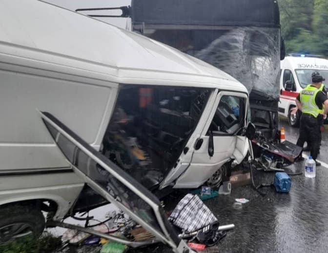 Внаслідок ДТП на державній автодорозі на Львівщині змінено порядок руху
