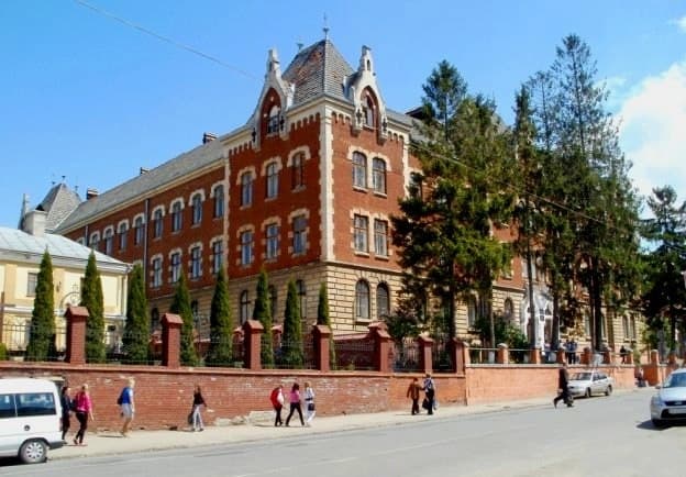 Університет на Львівщині отримає кошти від Google та у Львові знову зросла кількість хворих учнів на ГРВІ. Підсумки доби
