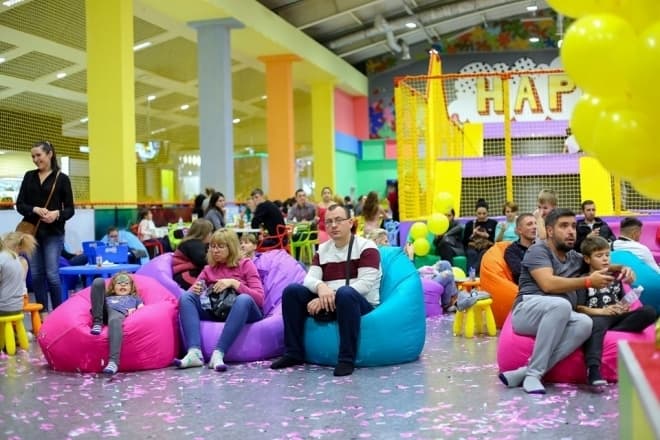 Після ракетного удару в Кременчуці столичні ТРЦ змінили правила роботи