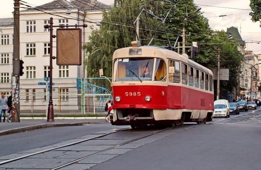 У Києві відновили роботу трамваїв до Пущі-Водиці та тролейбусу, який курсує центром міста