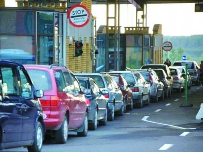 Ситуація на кордоні з Польщею: черги із тисячами авто