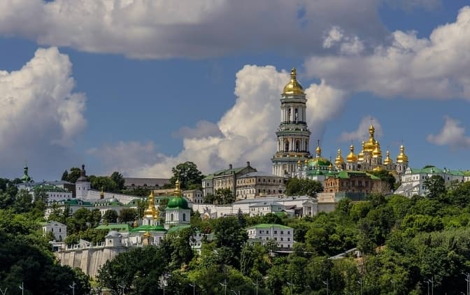 Стратегічний план для Києво-Печерської лаври та на Львівщині затримали рекетирів. Підсумки доби