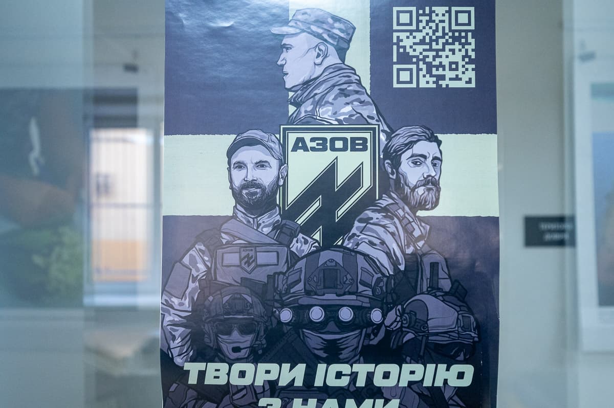 Як Азов набирає бійців у Львові та коли у місті увімкнуть тепло. Підсумки доби