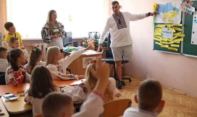 У Львові перший урок у школярів провів військовий, що втратив ногу