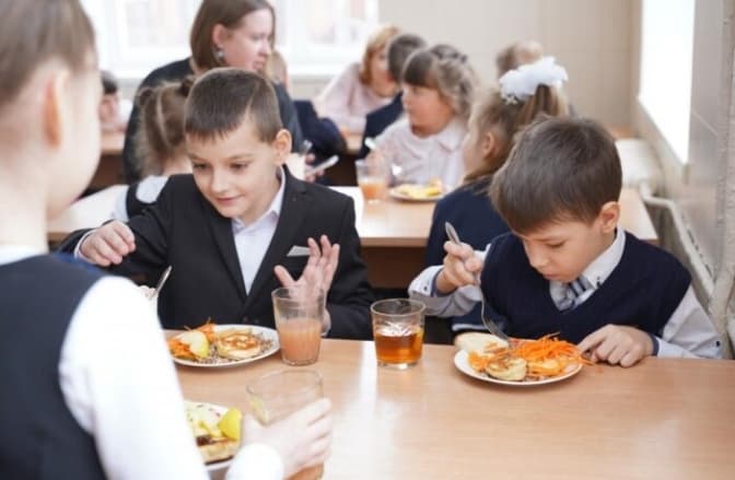 На Львівщині викрили змову під час закупівлі послуг для харчування школярів