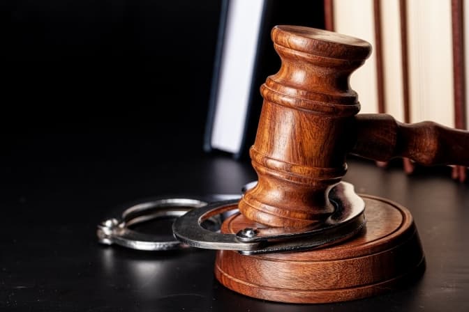 В Україні прийняли закон про новий вид покарання за кримінальні правопорушення