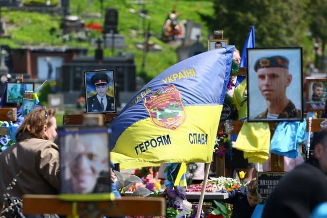 На Личаківському кладовищі помолилися за загиблих бійців АТО