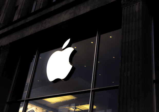 Львівський активіст через суд зобов'язав Apple Ukraine пояснити співпрацю з білорусами