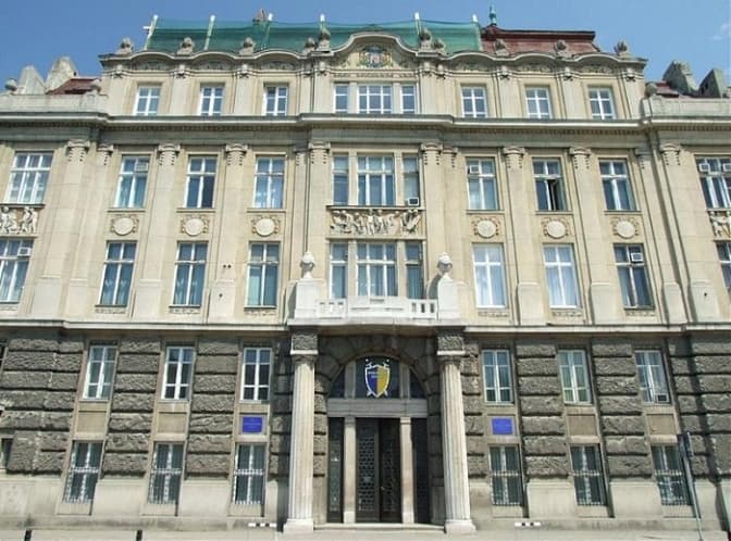 Керівництво прокуратури Львівської області: що заробили та придбали у 2022 році