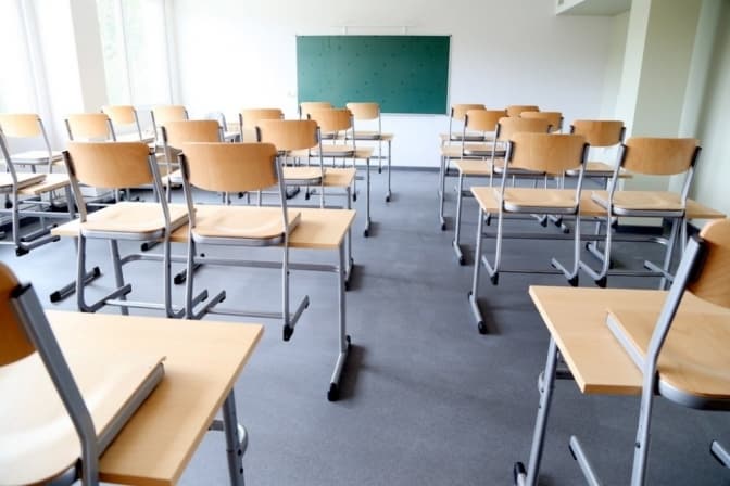 Понад 30 шкіл Львівщини перейшли на дистанційне навчання