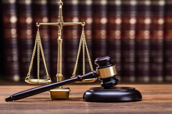 Львівського псевдоволонтера оштрафували за продаж автівок, ввезених як гуманітарну допомогу