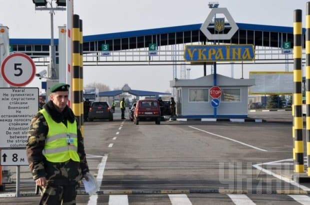 Управління освіти хоче звільнити львівську вчительку, яка залишила учня на кордоні