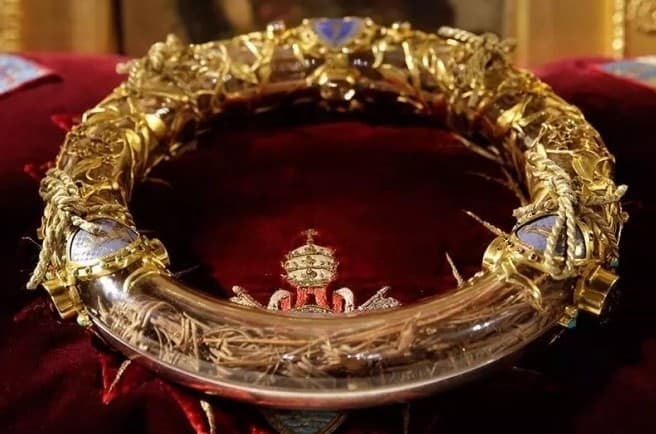 Через коронавірус частину тернового вінка Ісуса Христа привезуть в Україну пізніше