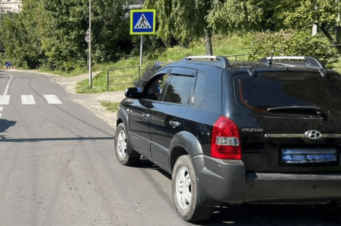 У Винниках водійка збила 14-річну дівчинку на самокаті