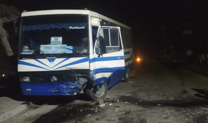 На Львівщині маршрутка зіткнулася з авто. Загинула людина