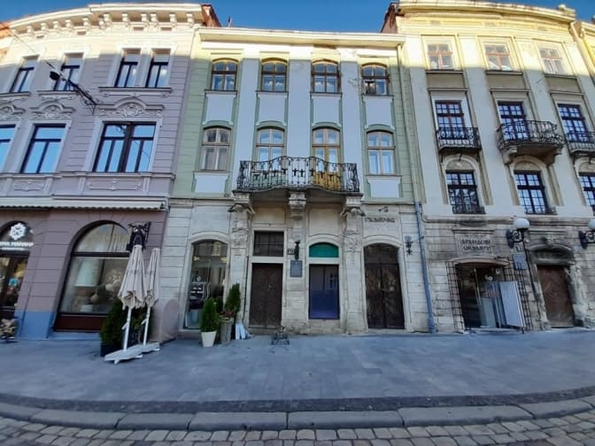 Міськрада Львова подає до суду на підприємця, що зруйнував частину елементів давньої кам'яниці