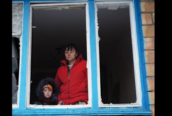 «I don’t want my children to be homeless.» A family from Borodyanka and their destroyed apartment