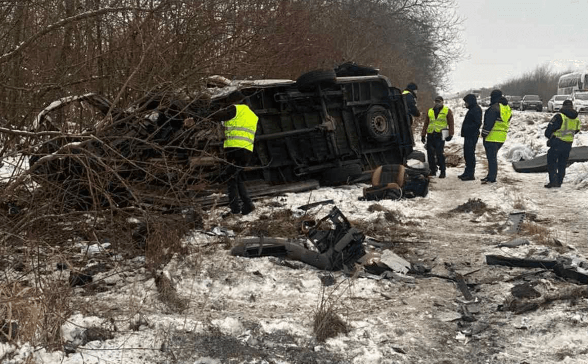 В масштабній ДТП біля Львова загинули семеро людей. Оновлено