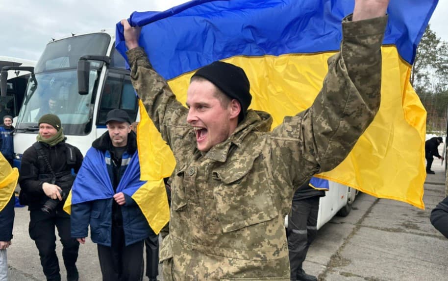 Відбувся черговий обмін полоненими: серед повернених 300 захисників і 2 цивільних