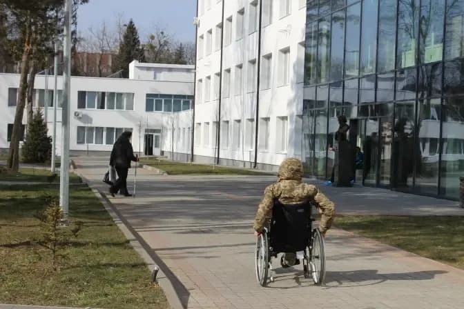 Тернистий шлях до львівської Лікарні Святого Луки: що не так із доступністю на Навроцького