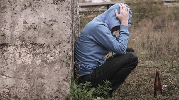 Багато страху та болю. Як вижити в сучасному світі дорослим з сімей алкоголіків