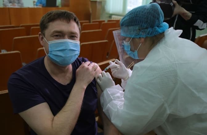 Вакцини для відомих. У Львові створили Google-форму для щеплення від Covid-19