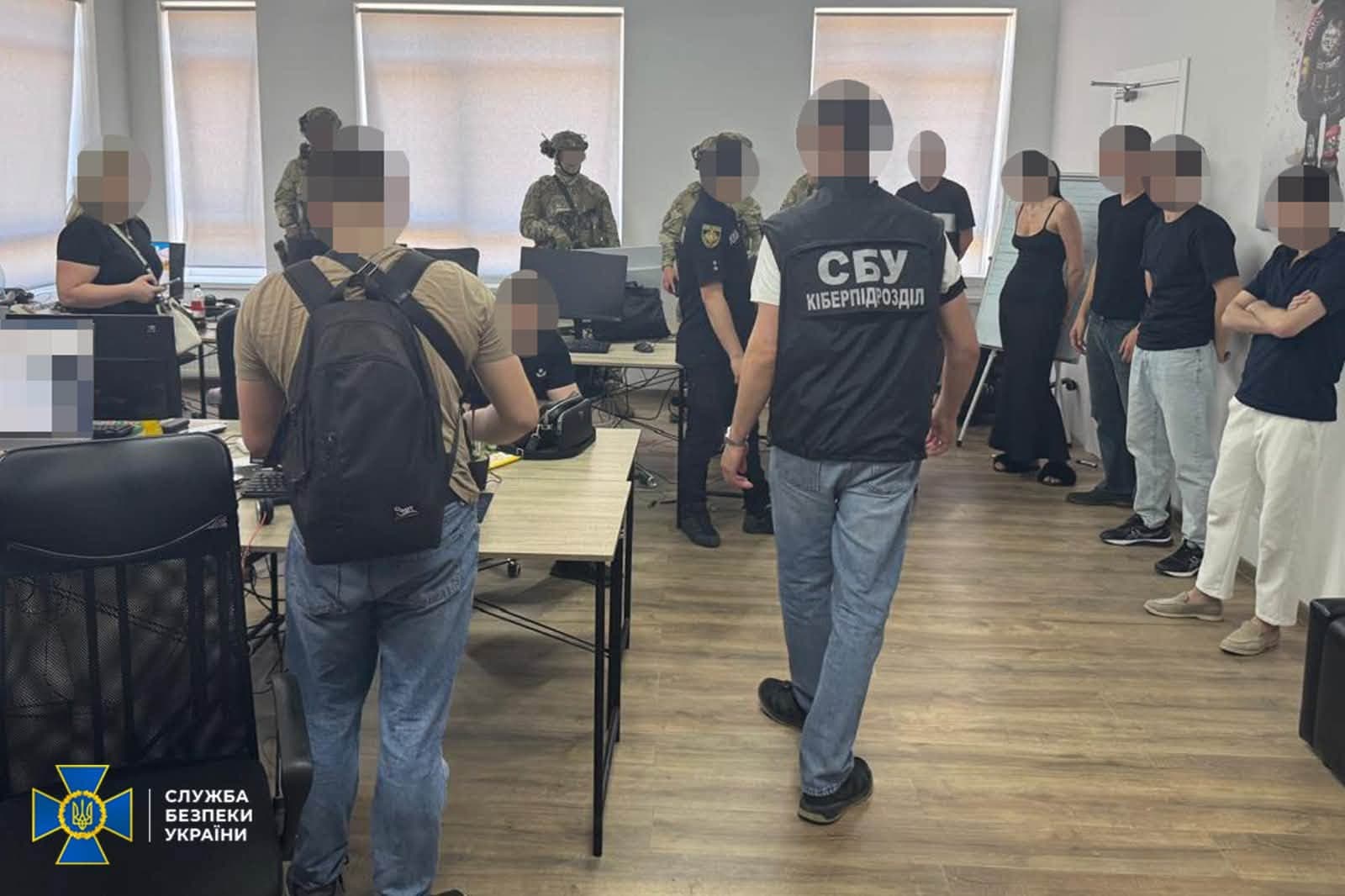 У Львові ліквідували діяльність call-центру: затримали шістьох осіб