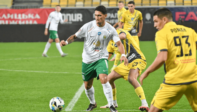 «Рух» переміг «Карпати» та вийшов у чвертьфінал Кубку України