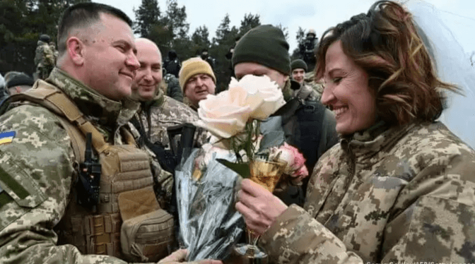 Від початку війни в Києві одружилося близько 2 тисяч пар